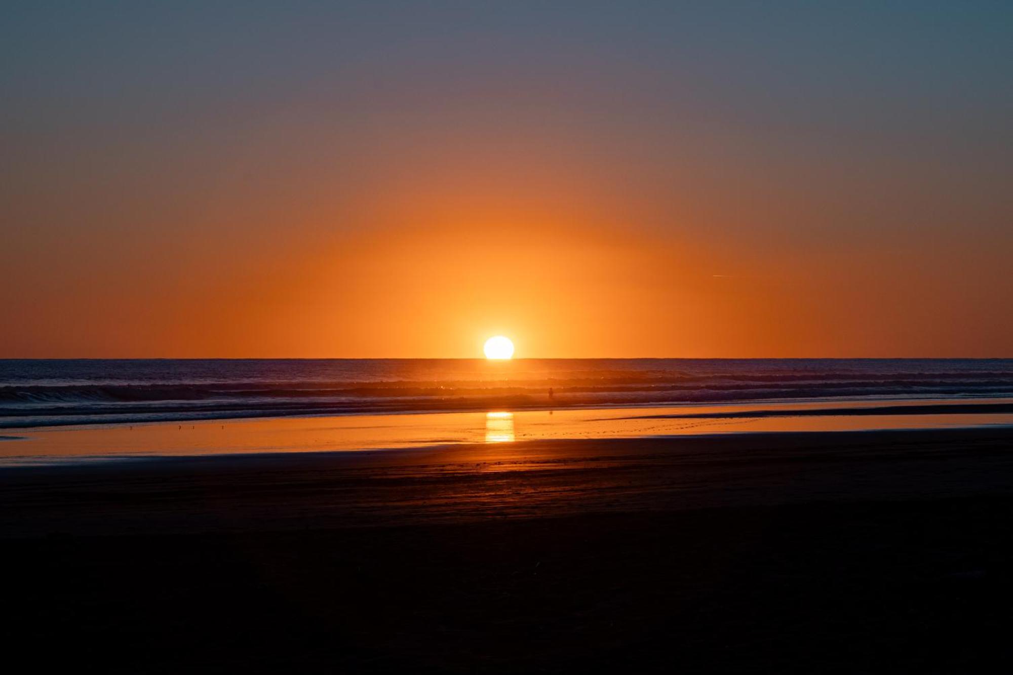 Sunset Del Mar Beach Resort Esterillos Este Kültér fotó